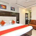 Oyo 8883 Hotel Comfort Zone