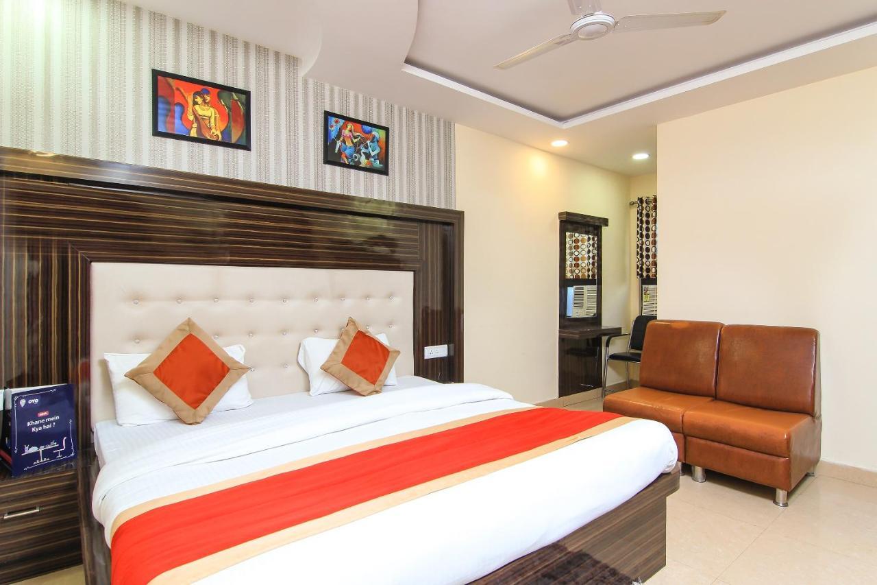 Oyo 8883 Comfort Zone Lucknow