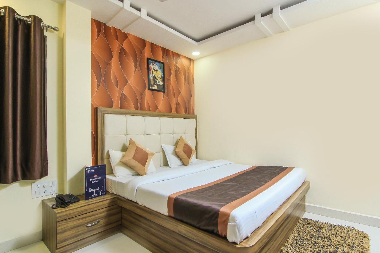 Oyo 8883 Comfort Zone Hotel Lucknow