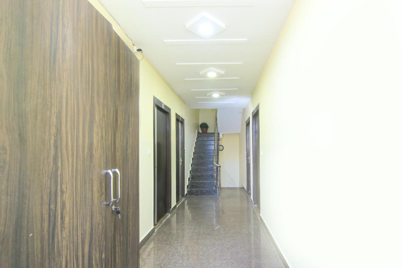 Oyo 8883 Comfort Zone 3* Lucknow